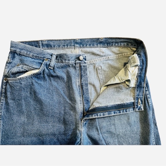 Wrangler Classic Straight Fit  38x38 Men’s Jean Lot of 2 - Picture 7 of 9